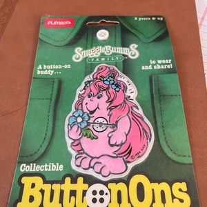 Brand new Snuggle Bumms Family collectible buttonOns from Playskool 1984 cute